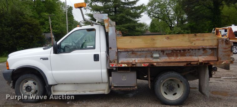 image for item IT9017 1999 Ford F550 Super Duty  dump truck