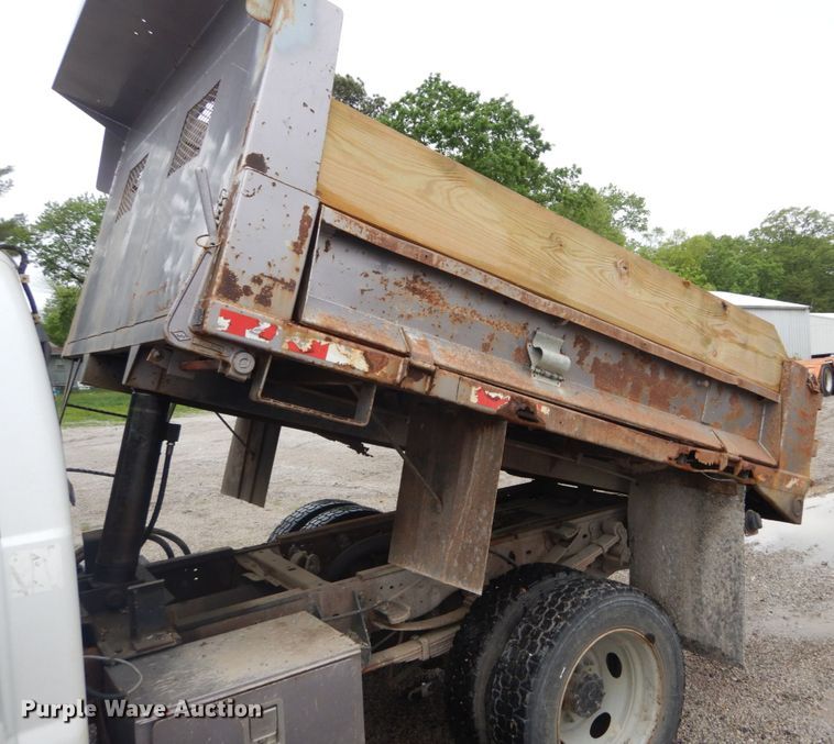 image for item IT9017 1999 Ford F550 Super Duty  dump truck