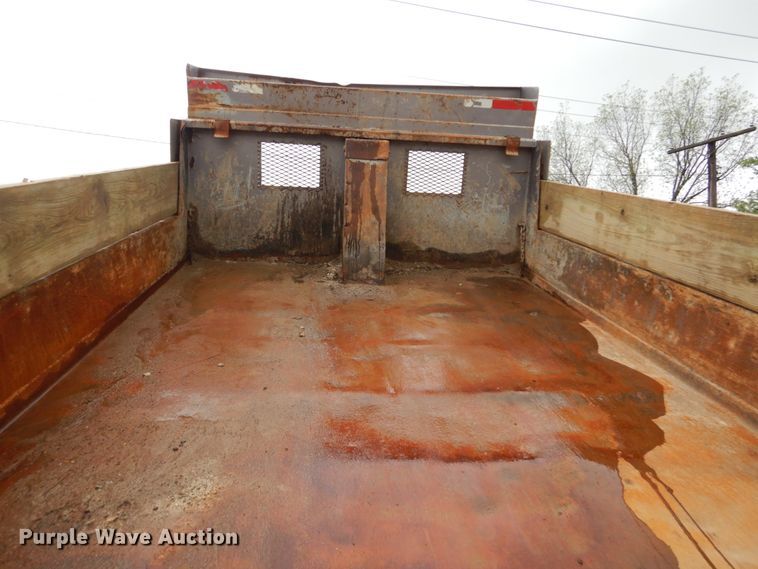 image for item IT9017 1999 Ford F550 Super Duty  dump truck