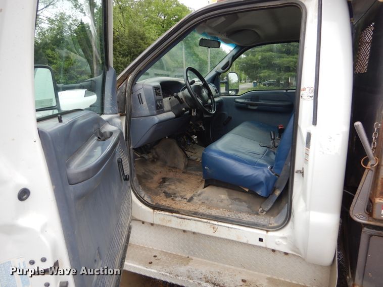 image for item IT9017 1999 Ford F550 Super Duty  dump truck