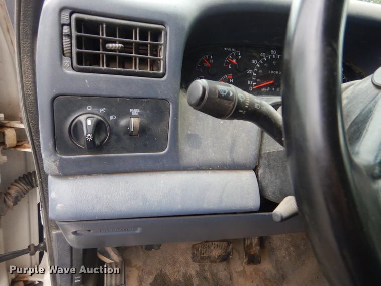 image for item IT9017 1999 Ford F550 Super Duty  dump truck