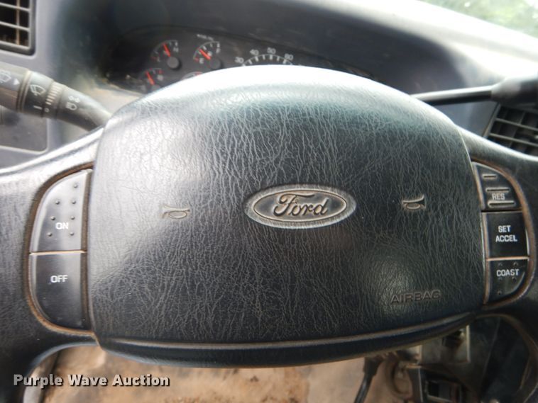 image for item IT9017 1999 Ford F550 Super Duty  dump truck