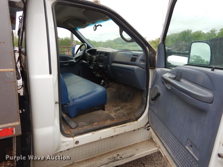 image for item IT9017 1999 Ford F550 Super Duty  dump truck