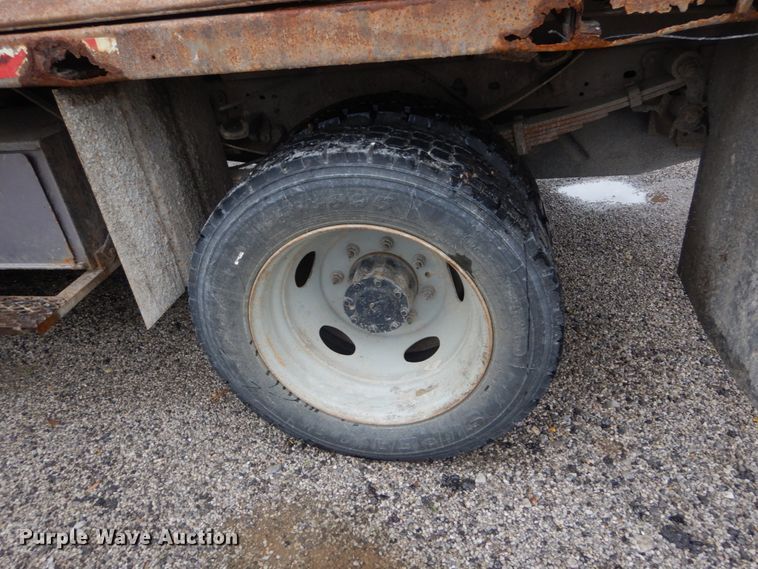 image for item IT9017 1999 Ford F550 Super Duty  dump truck