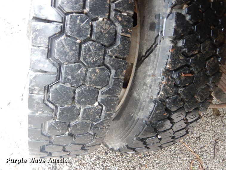 image for item IT9017 1999 Ford F550 Super Duty  dump truck