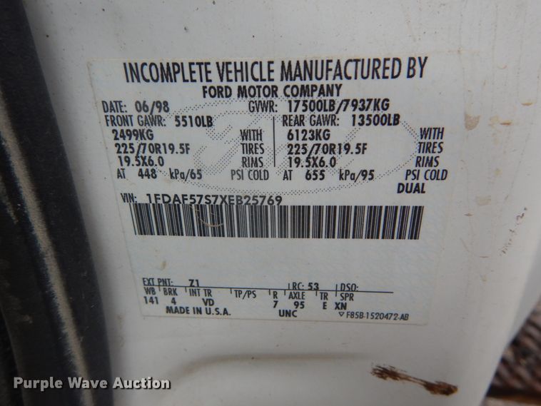 image for item IT9017 1999 Ford F550 Super Duty  dump truck