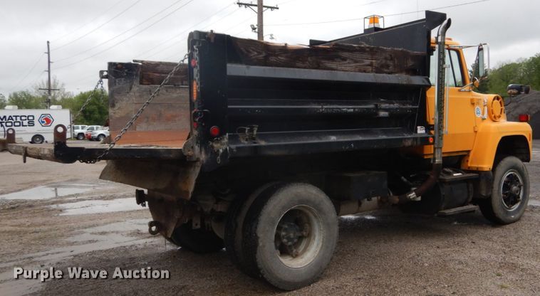 image for item IT9018 1991 Ford L8000  dump truck