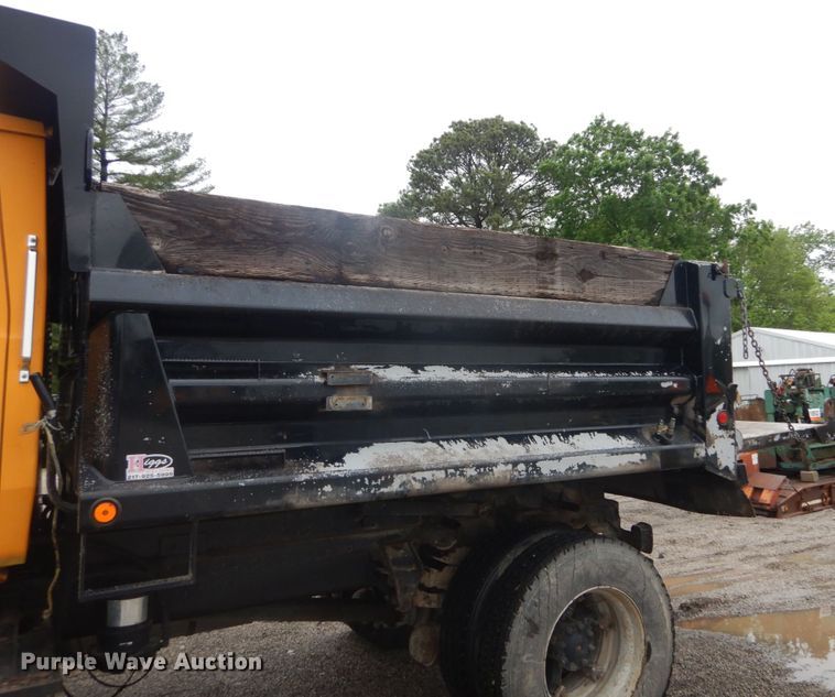 image for item IT9018 1991 Ford L8000  dump truck