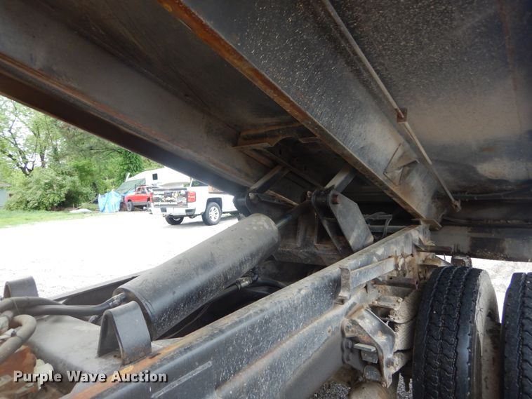 image for item IT9018 1991 Ford L8000  dump truck