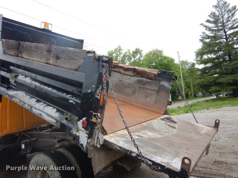 image for item IT9018 1991 Ford L8000  dump truck