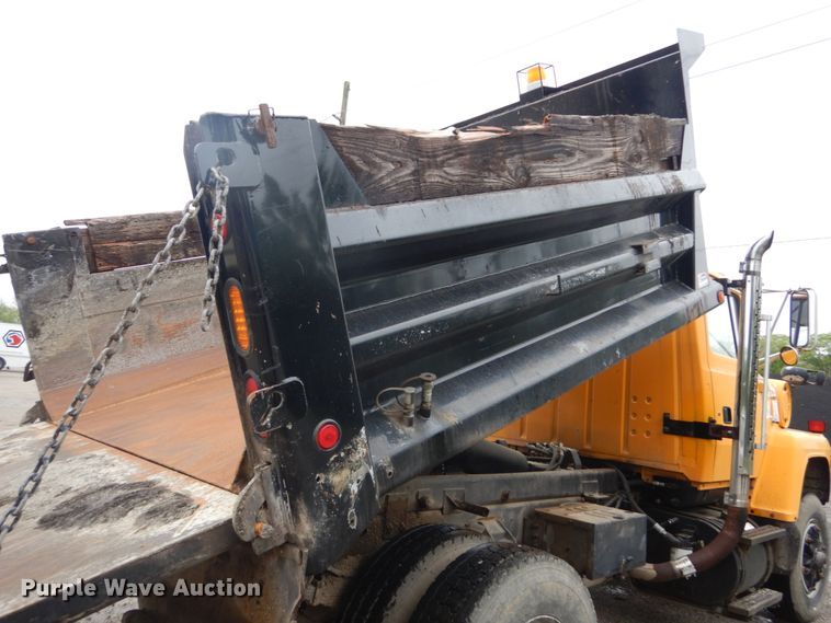 image for item IT9018 1991 Ford L8000  dump truck