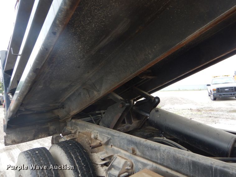 image for item IT9018 1991 Ford L8000  dump truck