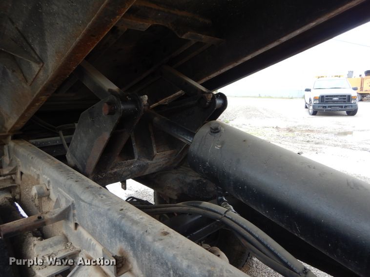 image for item IT9018 1991 Ford L8000  dump truck