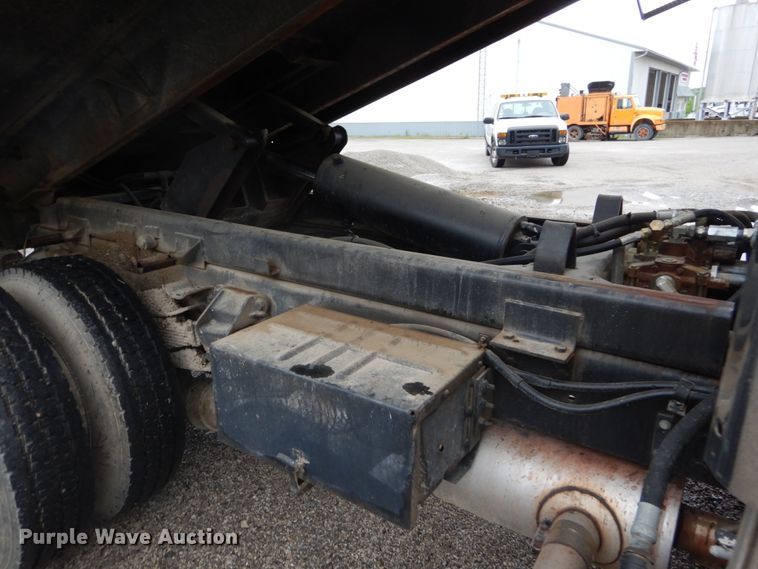 image for item IT9018 1991 Ford L8000  dump truck