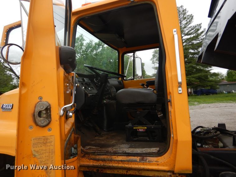 image for item IT9018 1991 Ford L8000  dump truck