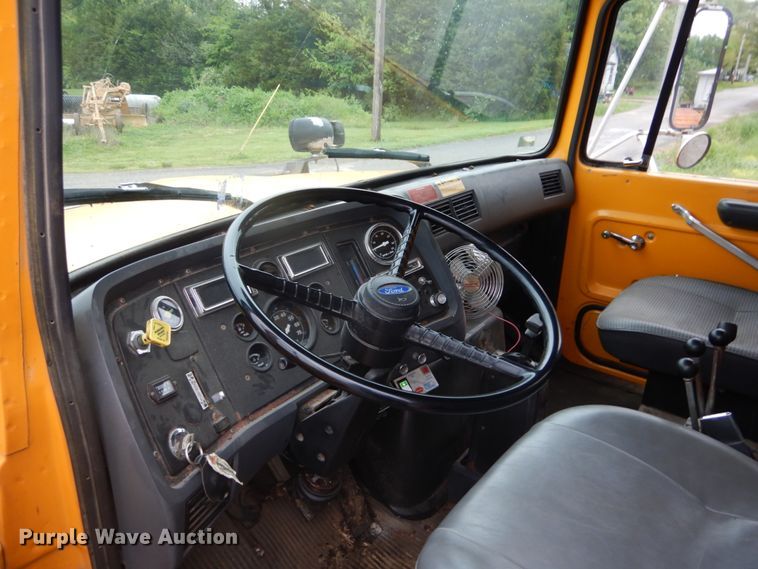 image for item IT9018 1991 Ford L8000  dump truck