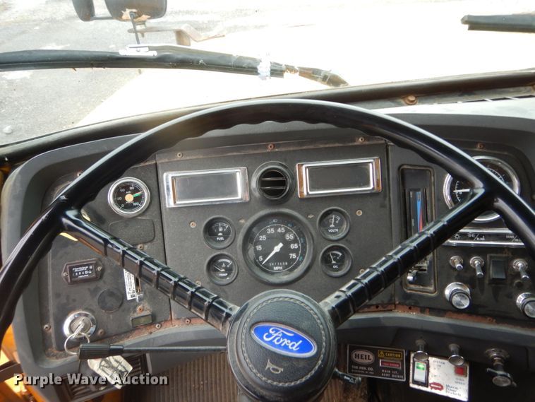 image for item IT9018 1991 Ford L8000  dump truck