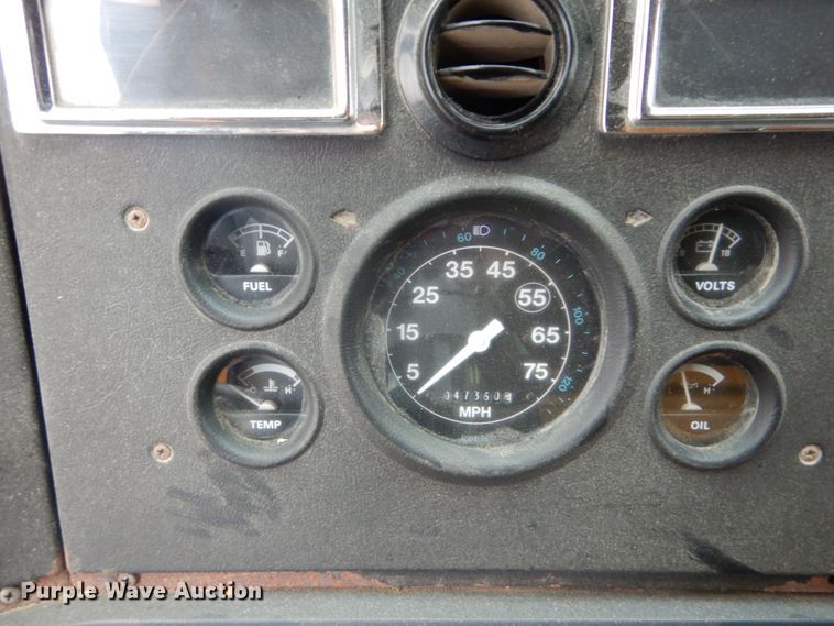 image for item IT9018 1991 Ford L8000  dump truck