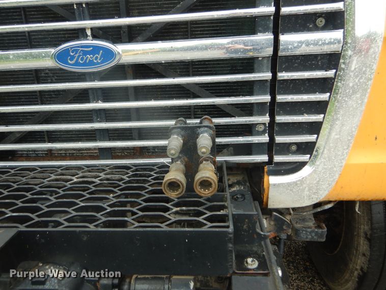 image for item IT9018 1991 Ford L8000  dump truck