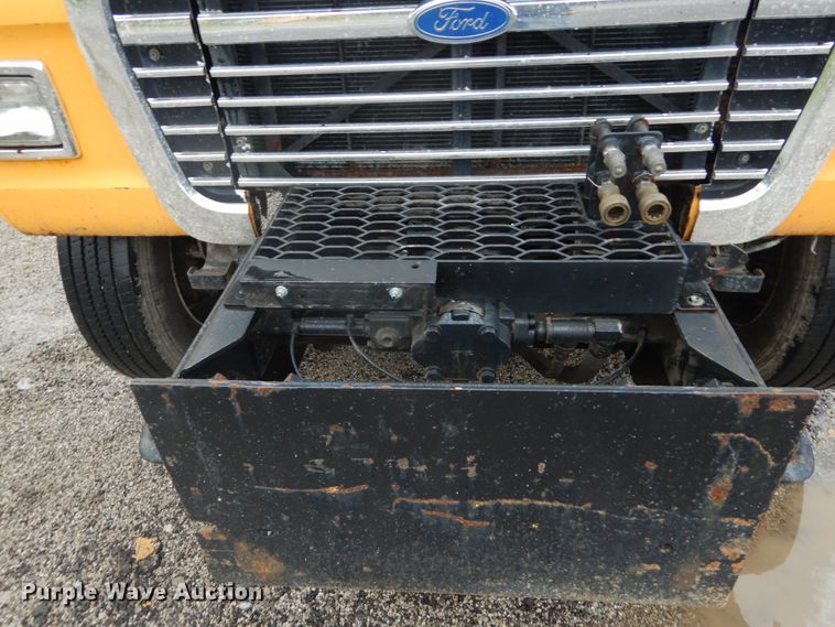 image for item IT9018 1991 Ford L8000  dump truck