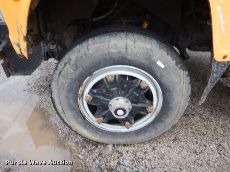 image for item IT9018 1991 Ford L8000  dump truck