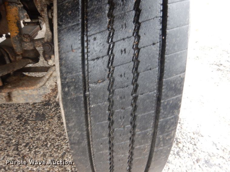 image for item IT9018 1991 Ford L8000  dump truck