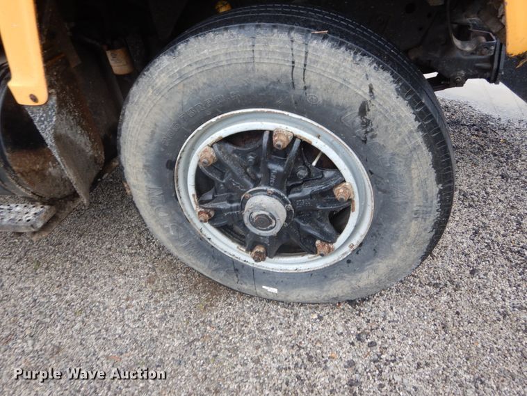 image for item IT9018 1991 Ford L8000  dump truck