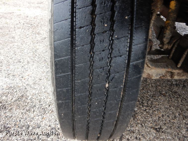 image for item IT9018 1991 Ford L8000  dump truck