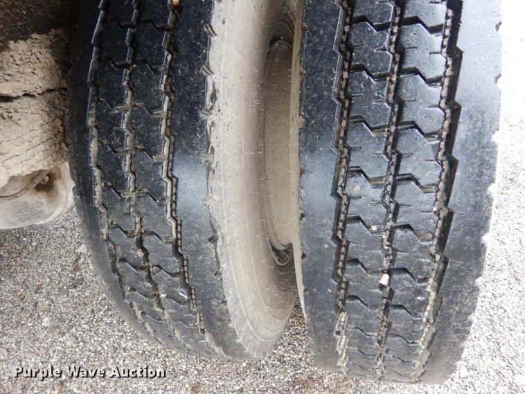 image for item IT9018 1991 Ford L8000  dump truck