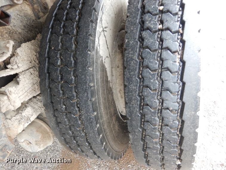 image for item IT9018 1991 Ford L8000  dump truck