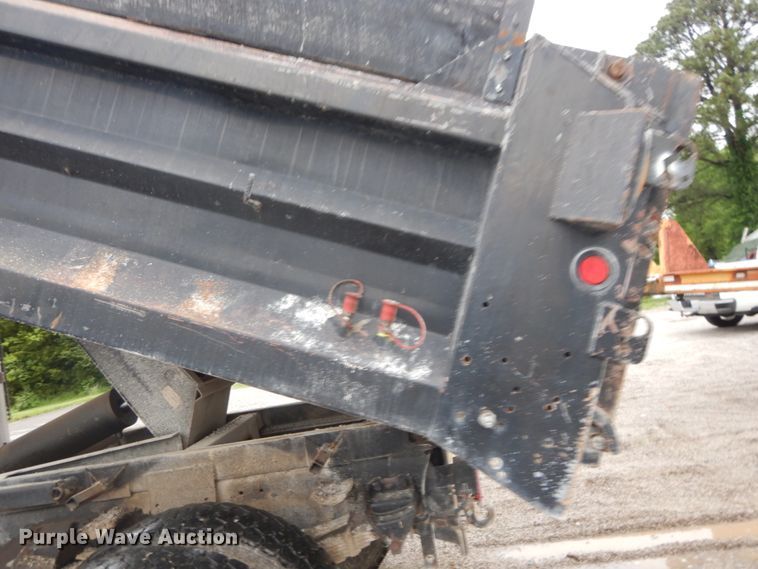 image for item IT9019 1990 Ford L8000  dump truck