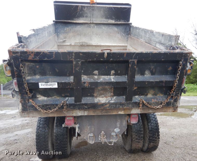 image for item IT9019 1990 Ford L8000  dump truck