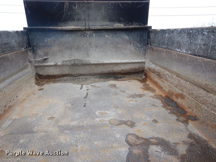 image for item IT9019 1990 Ford L8000  dump truck