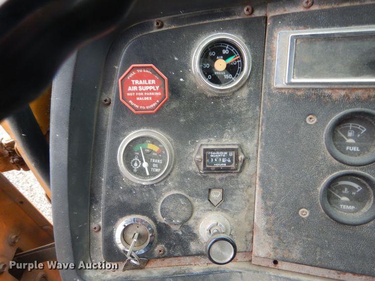 image for item IT9019 1990 Ford L8000  dump truck