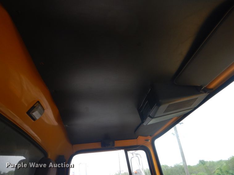 image for item IT9019 1990 Ford L8000  dump truck