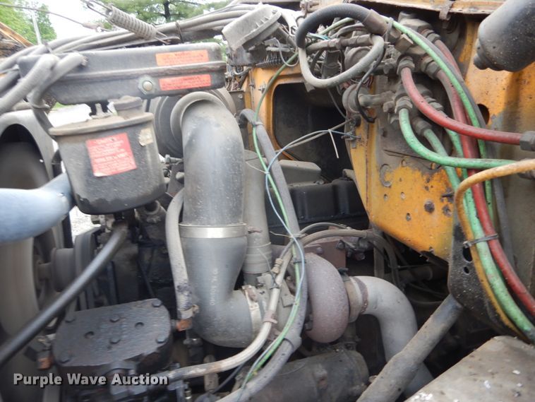 image for item IT9019 1990 Ford L8000  dump truck