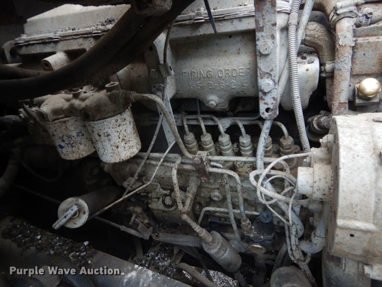 image for item IT9019 1990 Ford L8000  dump truck