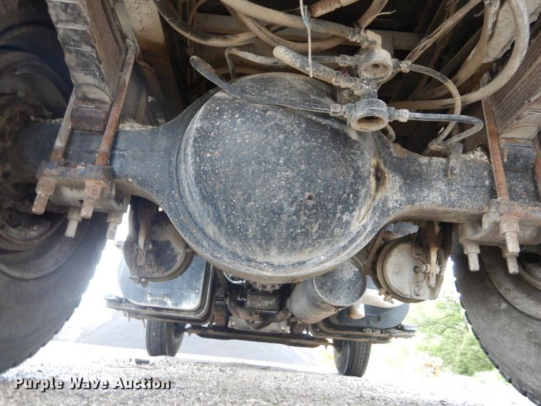 image for item IT9019 1990 Ford L8000  dump truck