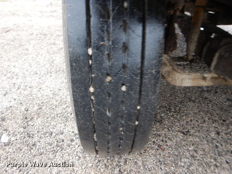 image for item IT9019 1990 Ford L8000  dump truck