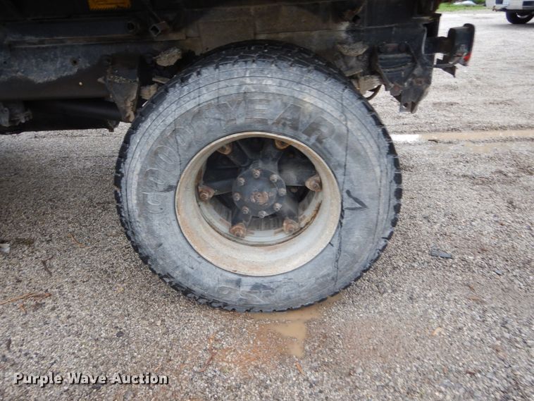 image for item IT9019 1990 Ford L8000  dump truck