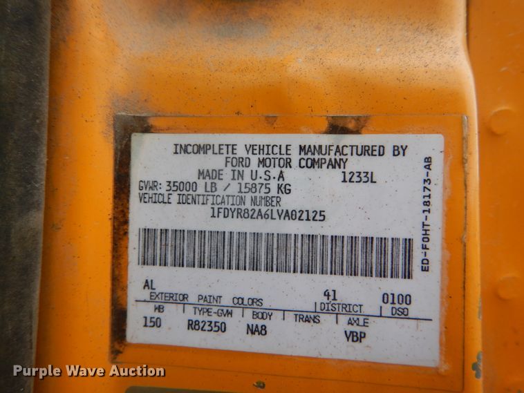 image for item IT9019 1990 Ford L8000  dump truck