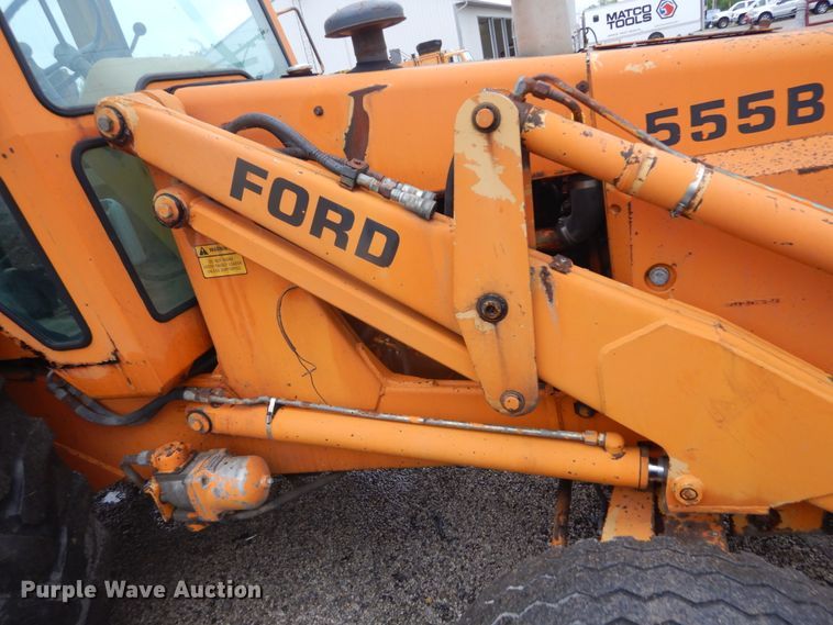image for item IT9020 Ford DF8111  backhoe