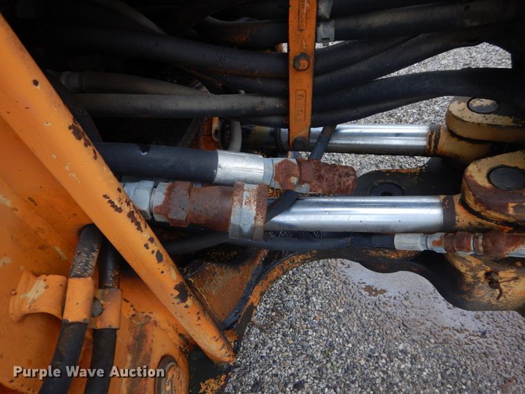 image for item IT9020 Ford DF8111  backhoe