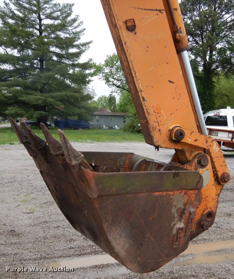 image for item IT9020 Ford DF8111  backhoe