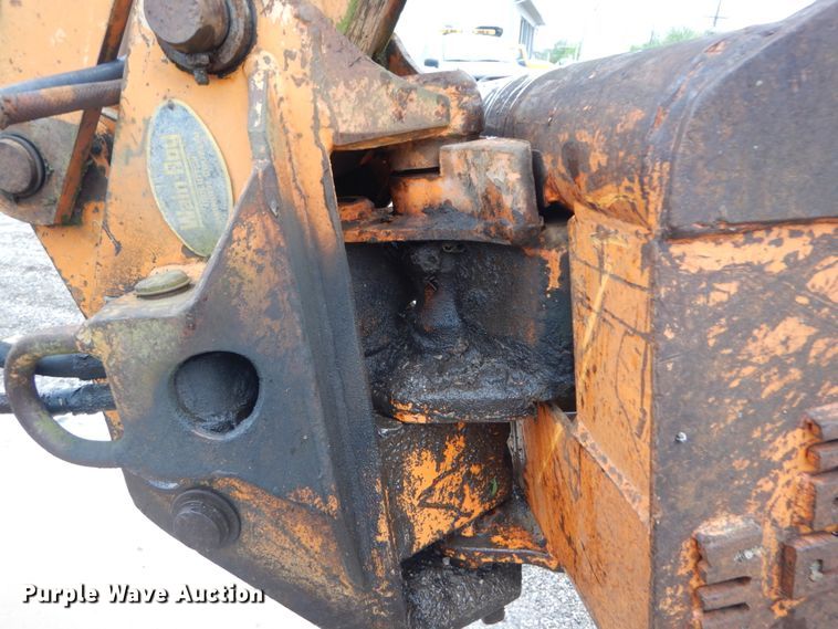 image for item IT9020 Ford DF8111  backhoe