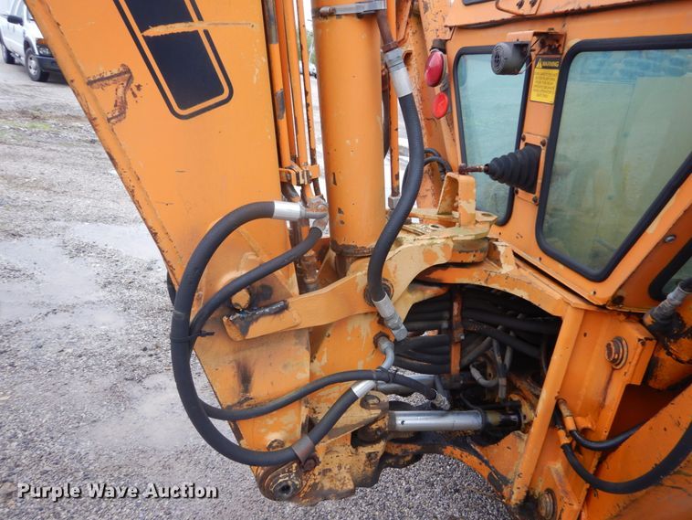 image for item IT9020 Ford DF8111  backhoe
