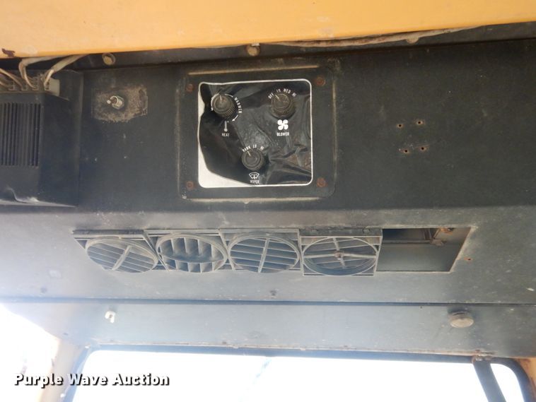 image for item IT9020 Ford DF8111  backhoe