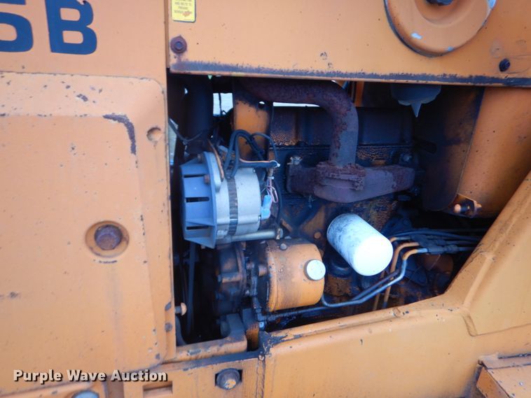 image for item IT9020 Ford DF8111  backhoe