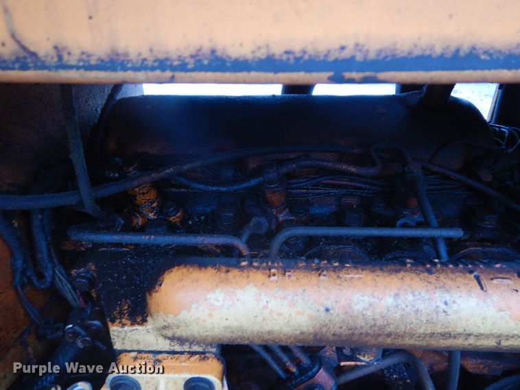 image for item IT9020 Ford DF8111  backhoe