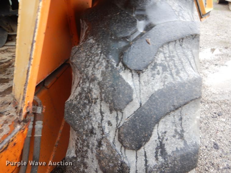 image for item IT9020 Ford DF8111  backhoe